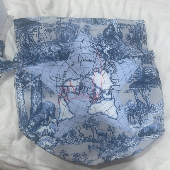 New inbox, Dior pouch around the world and a travel sized perfume refill ⭐️🎉🎊 - Picture 5 of 5